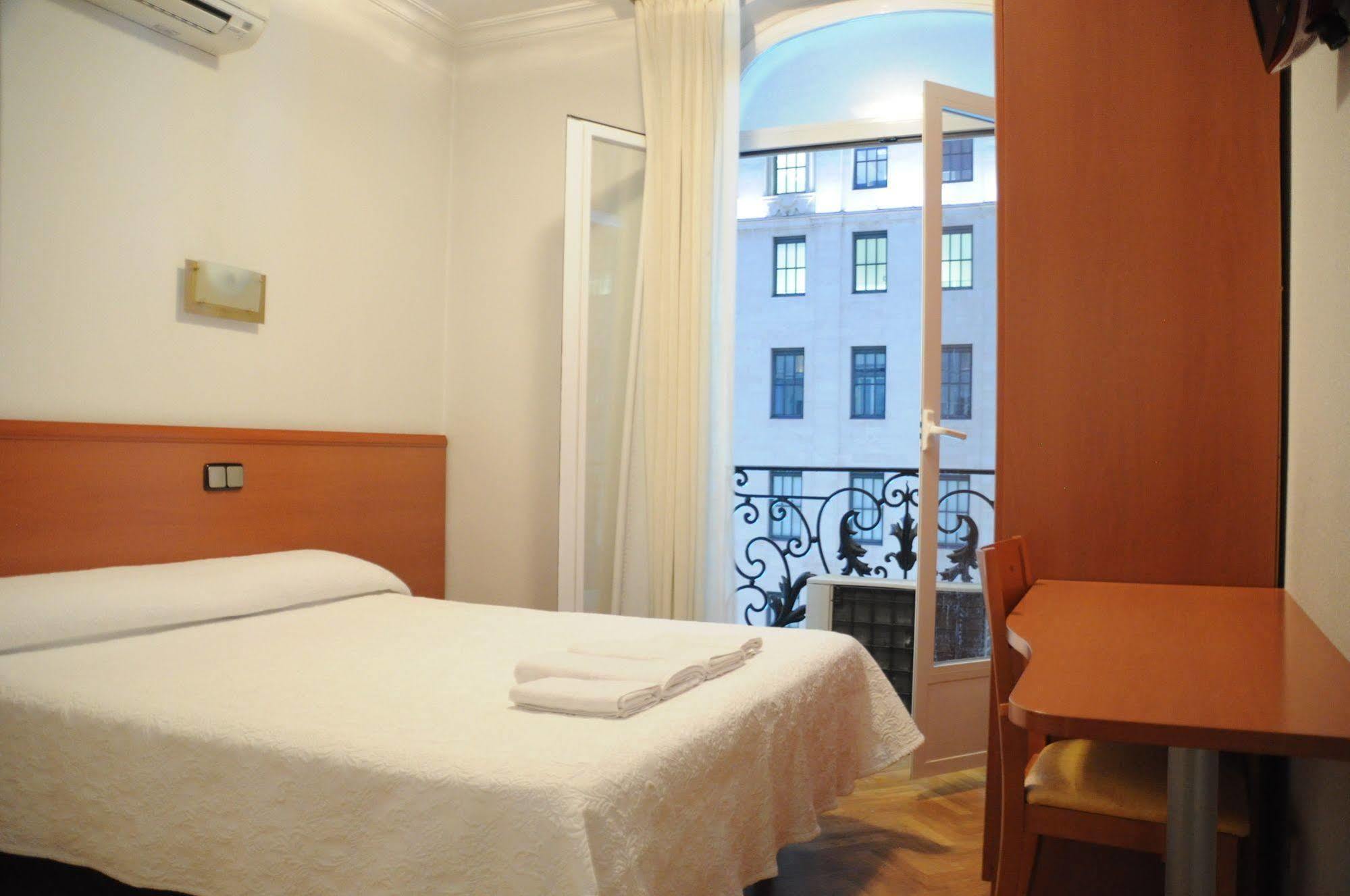 Hostal Jerez Madrid Kültér fotó